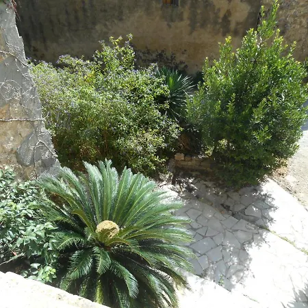 Logis De La Meschaussee, Dans Donjon Du Xie Siecle Canet  Exterior foto