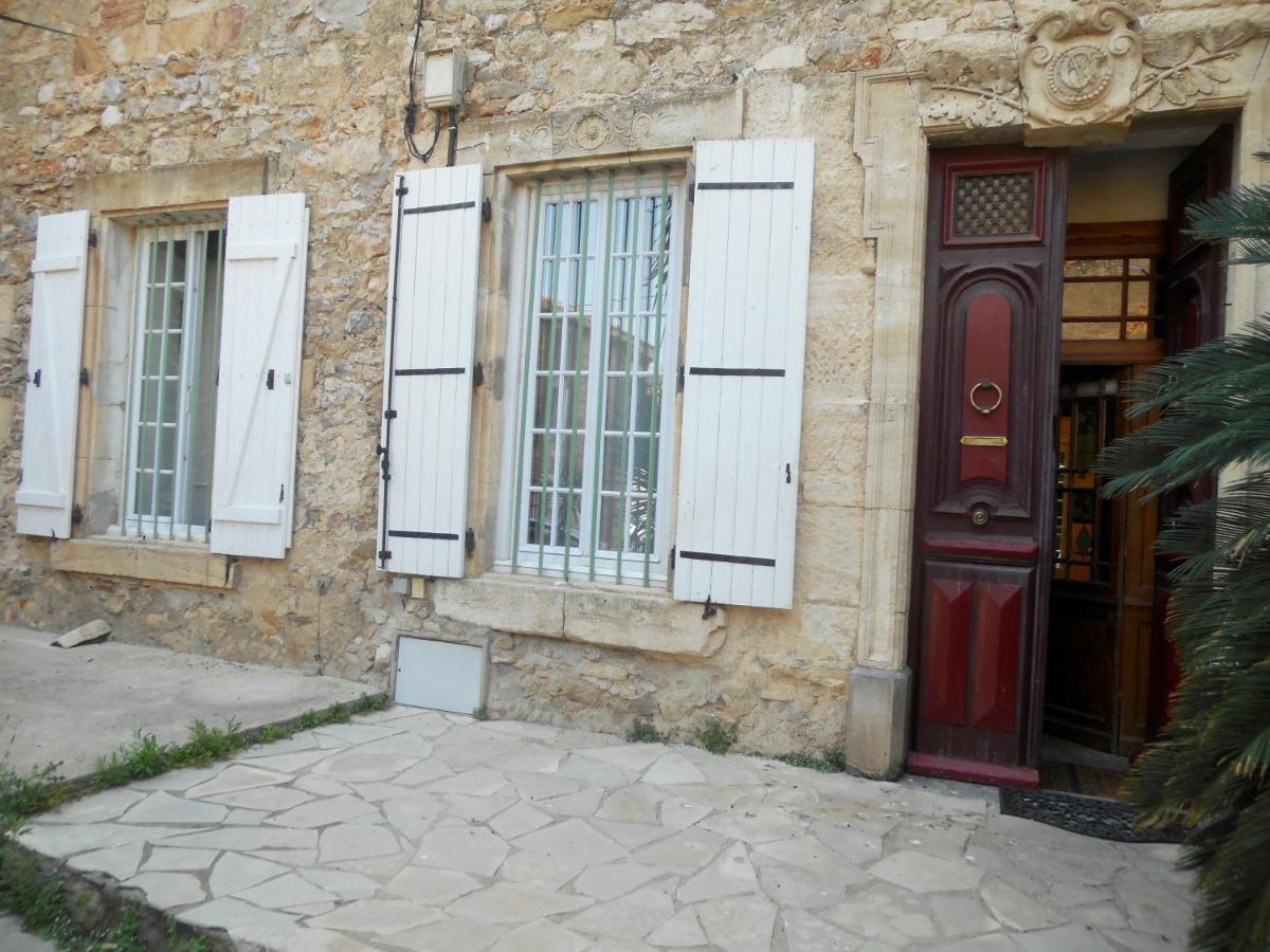Séjour chez l'habitant Logis De La Meschaussee, Dans Donjon Du Xie Siecle *