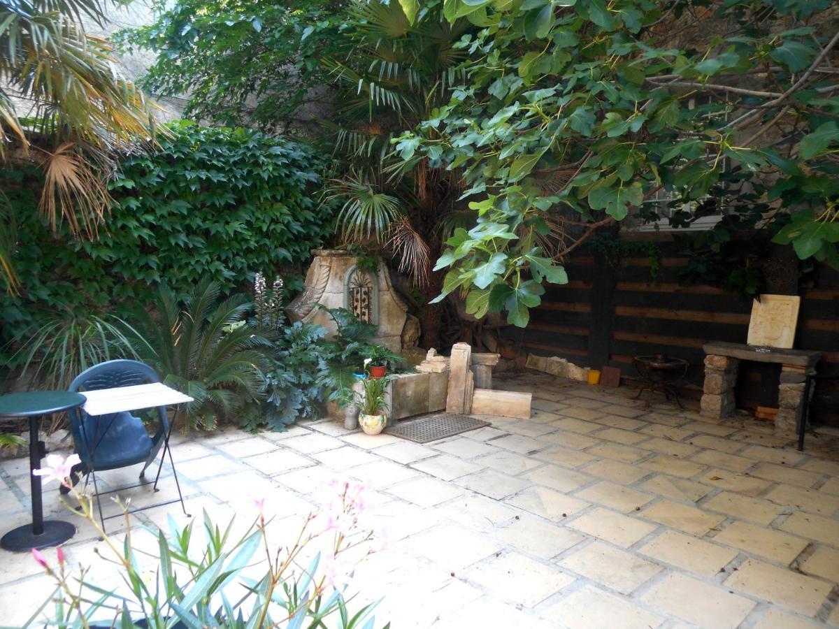 Logis De La Meschaussee, Dans Donjon Du Xie Siecle Séjour chez l'habitant *