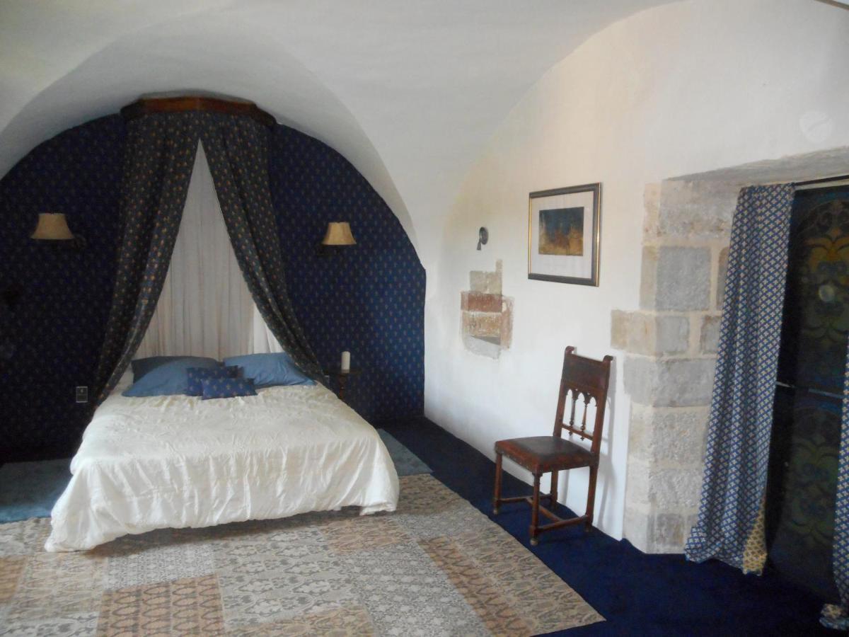 Logis De La Meschaussee, Dans Donjon Du Xie Siecle * Canet (Aude)