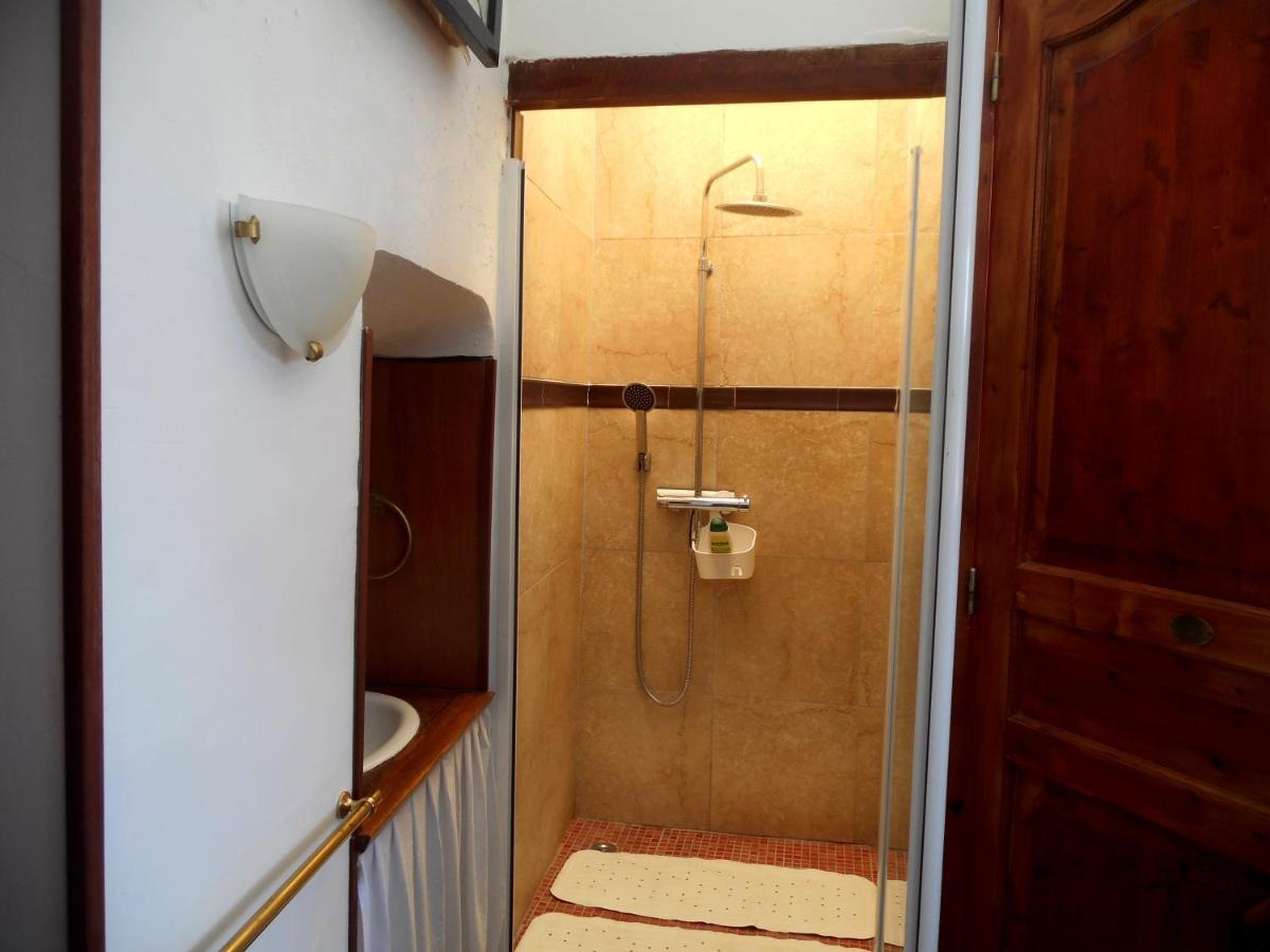 Séjour chez l'habitant Logis De La Meschaussee, Dans Donjon Du Xie Siecle Canet (Aude)